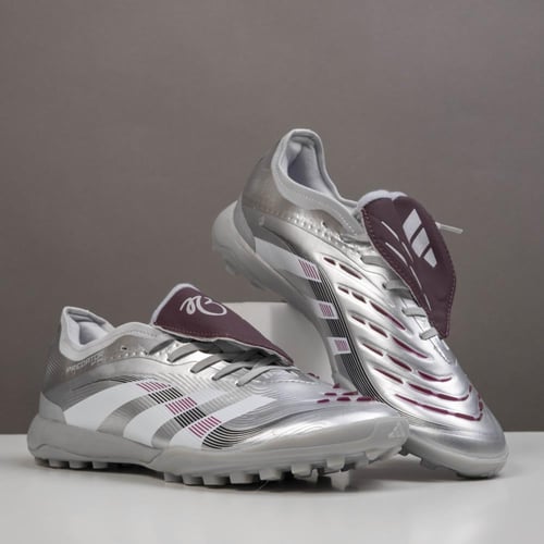 جزمة كرة قدم Adidas