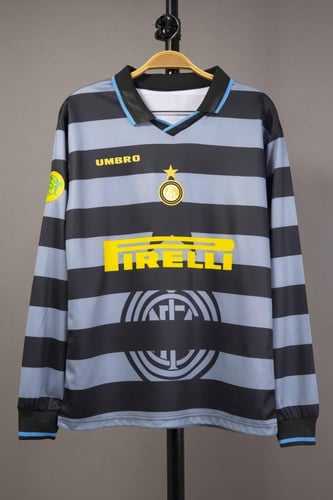 طقم انتر ميلان الكلاسيكي 1998