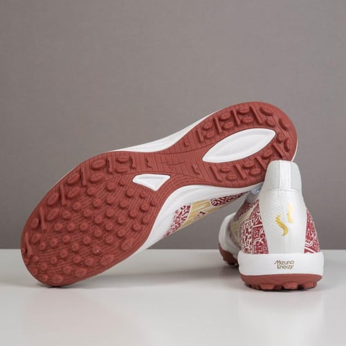 جزمة كرة قدم Mizuno