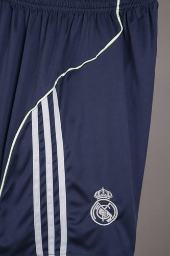 طقم ريال مدريد الاحتياطي 2025/2026