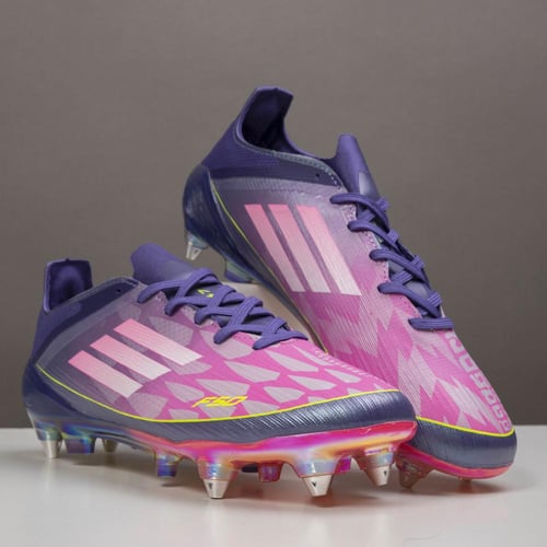 جزمة كرة قدم Adidas