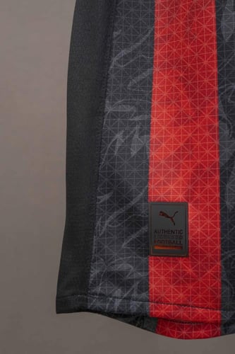 طقم ميلان الاساسي 2025/2026