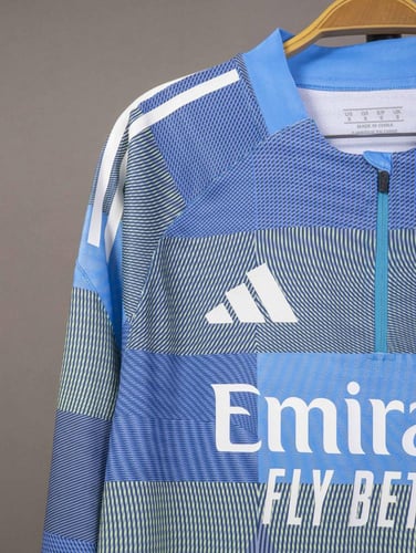 طقم تمارين ريال مدريد 2025/2026