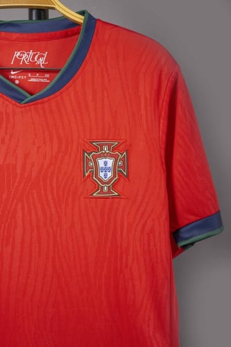 قميص منتخب البرتغال الاساسي 2024/2025.
