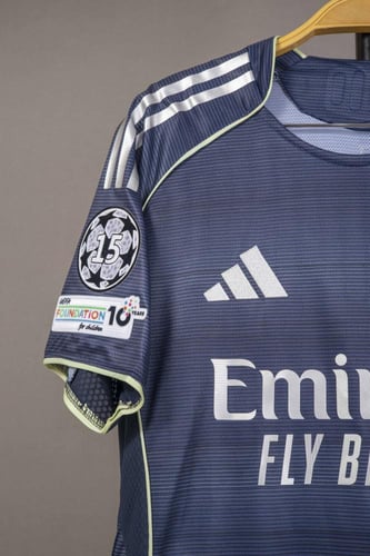 قميص ريال مدريد الاحتياطي 2026/2025