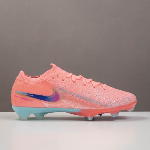 جزمة كرة قدم Nike