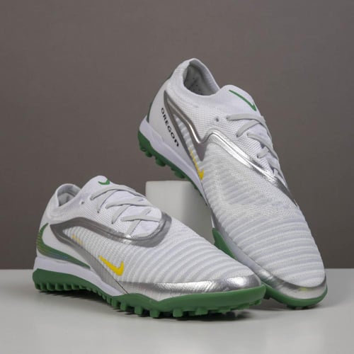 جزمة كرة قدم Nike