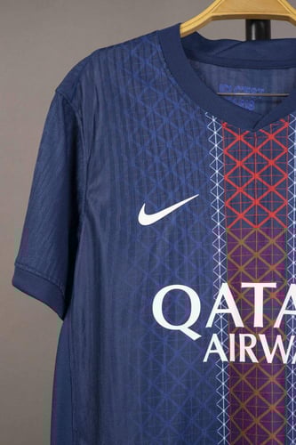 قميص باريس الاساسي 2025/2026