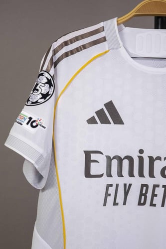 طقم ريال مدريد الاساسي 2025/2026