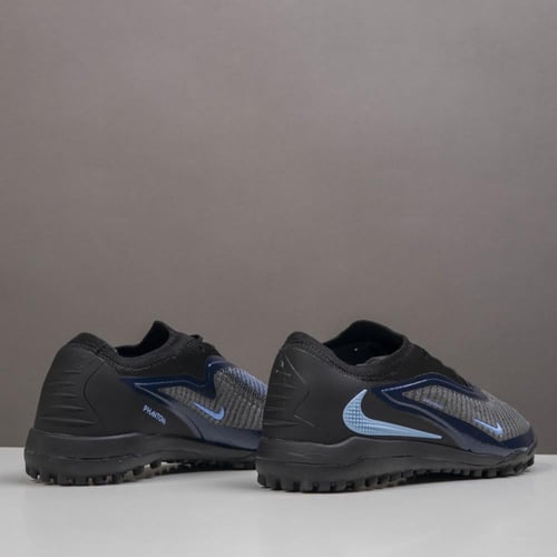 جزمة كرة قدم Nike