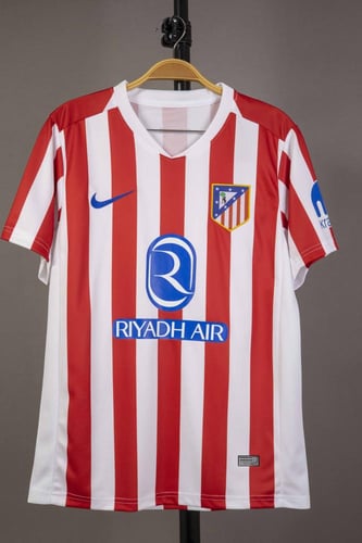 طقم اتليتكو مدريد الاساسي 2025/2026