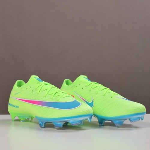 جزمة كرة قدم Nike