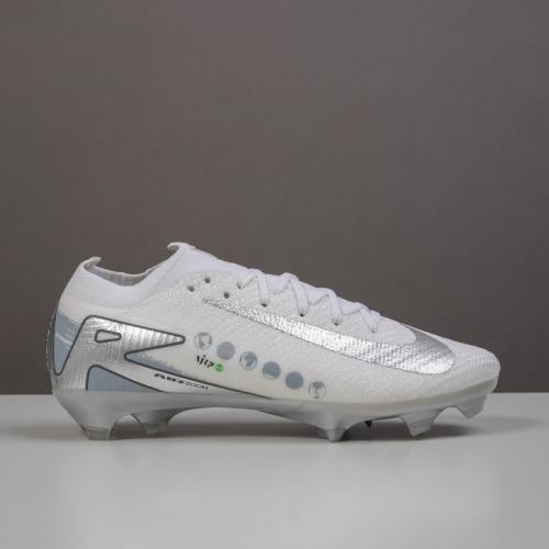 جزمة كرة قدم Nike