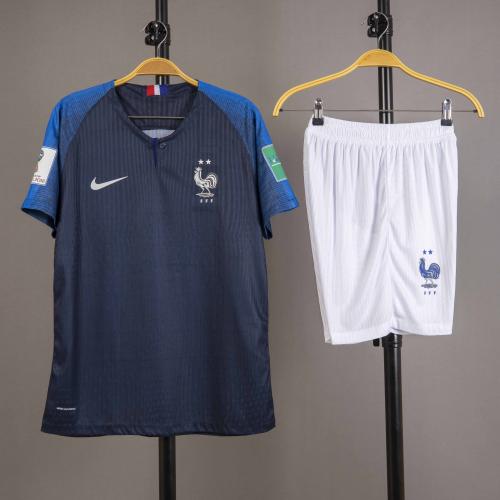 طقم منتخب فرنسا الاساسي 2018