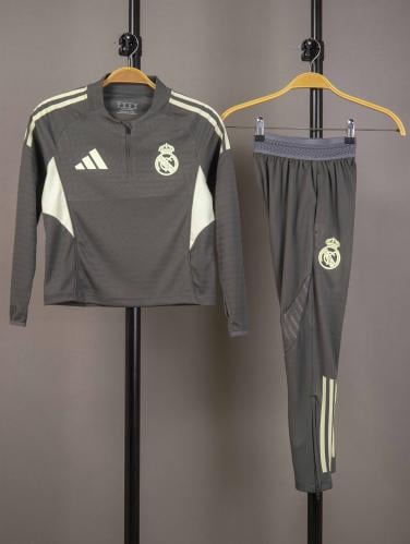 طقم تمارين ريال مدريد شبابي 2025/2026