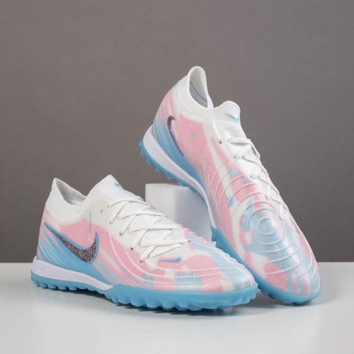 جزمة كرة قدم Nike