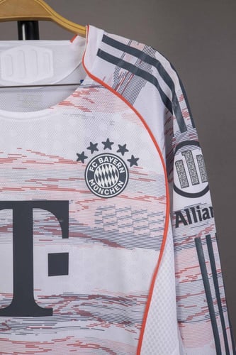 طقم بايرن ميونخ كم طويل 2025/2026