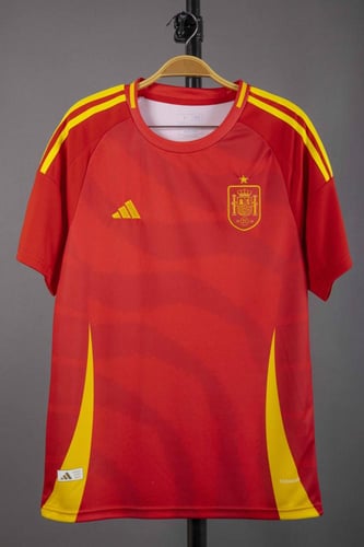 طقم منتخب اسبانيا الاساسي 2024/2025