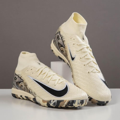 جزمة كرة قدم Nike