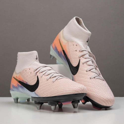 جزمة كرة قدم Nike