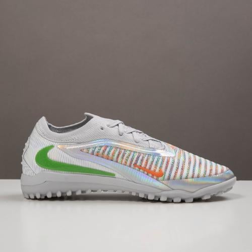 جزمة كرة قدم Nike