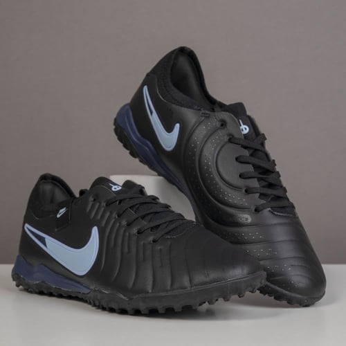 جزمة كرة قدم Nike