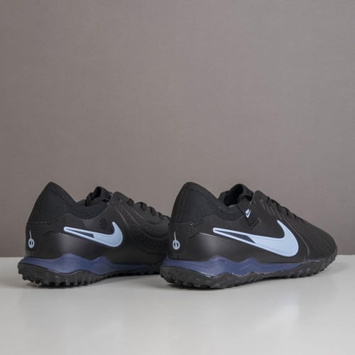 جزمة كرة قدم Nike