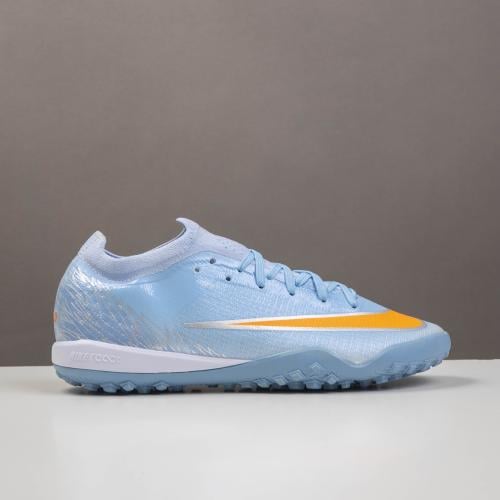 جزمة كرة قدم Nike