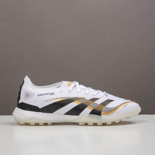 جزمة كرة قدم Adidas