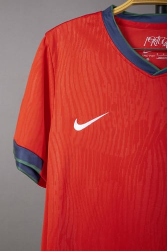 قميص منتخب البرتغال الاساسي 2024/2025.