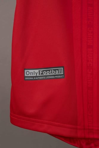 قميص مانشستر يونايتد 1999 - بيكيهام 7