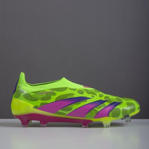 جزمة كرة قدم adidas