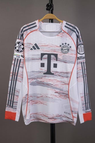 طقم بايرن ميونخ كم طويل 2025/2026