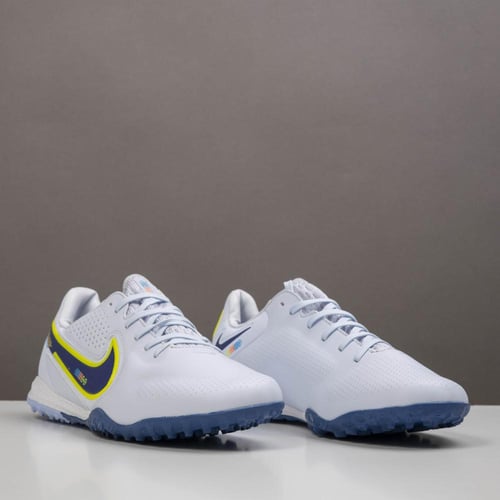 جزمة كرة قدم Nike