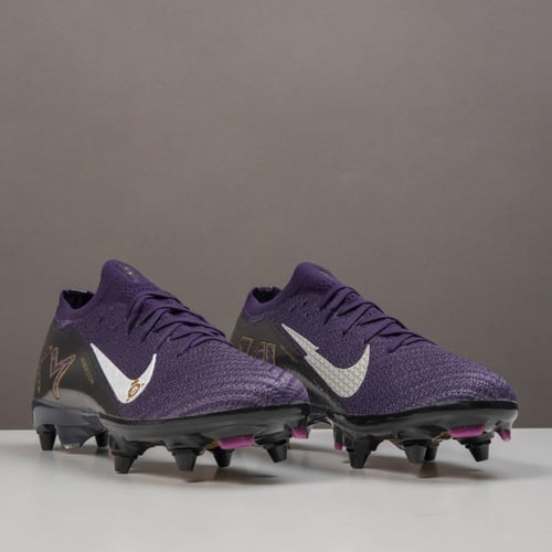 جزمة كرة قدم Nike