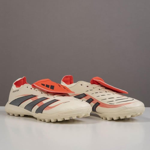 جزمة كرة قدم Adidas