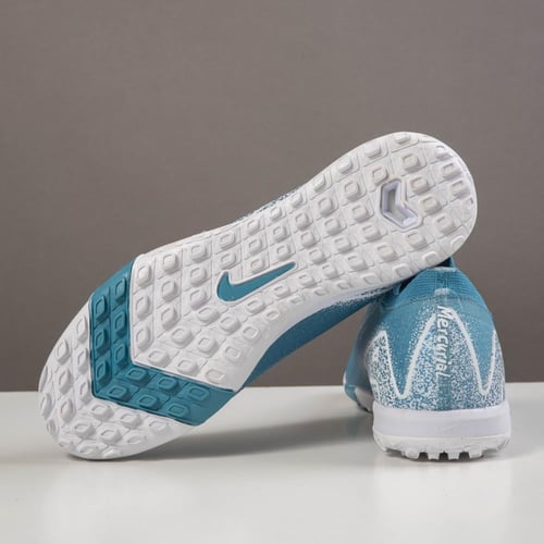 جزمة كرة قدم Nike