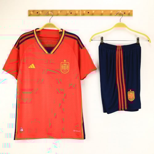 طقم اسبانيا 2022/2023