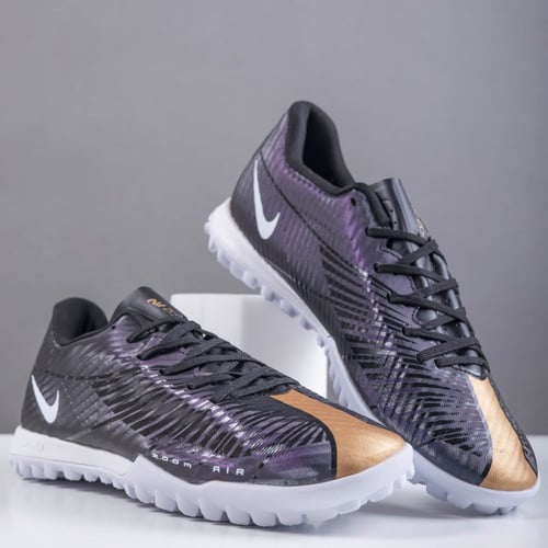 جزمة كرة قدم Nike