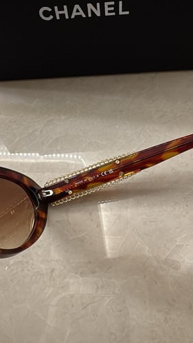 نظارة شانيل بني
