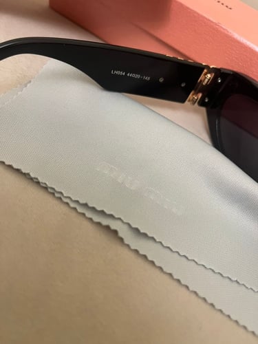 نظارة ميوميو