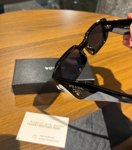 نظارة برادا