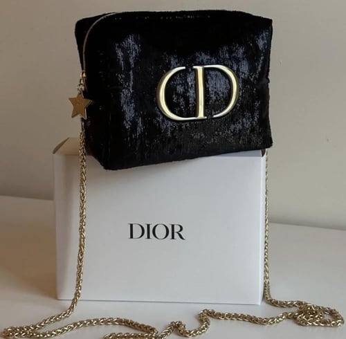 شنطة مكياج ديور اسود مخمل