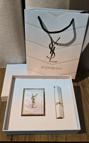 مجموعة سان لوران قطعتين روج + ايشدو