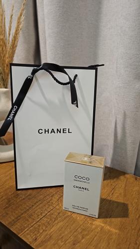 كيس شانيل كبير اصلي مع الشريطة