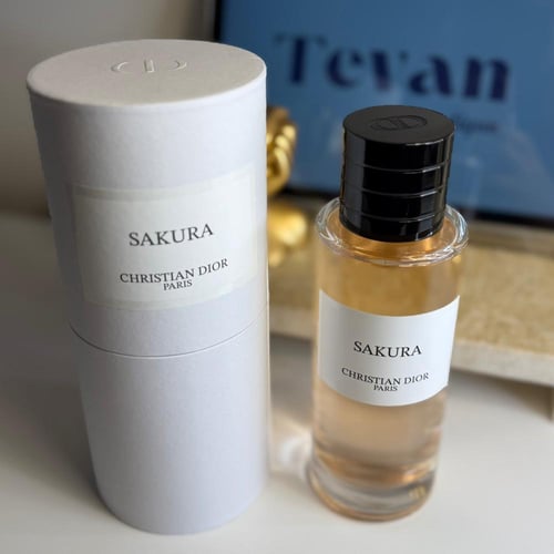 ساكورا من كريستيان ديور 250 مل