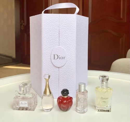 بوكس ديور الهرمي 5 عطور ميني