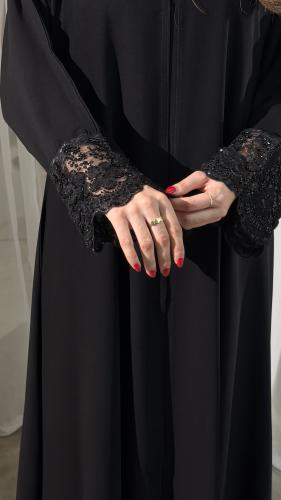 عباية ديار ( تطريز على الكم فقط )