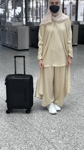 عباية سفر ( بيج ، قصيرة)