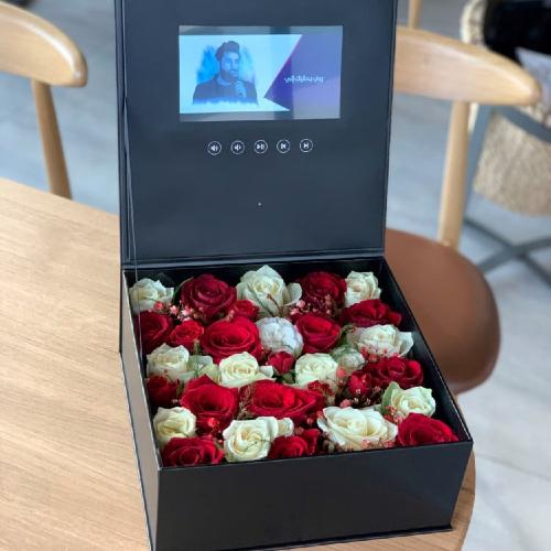 صندوق الشاشة مع الورد